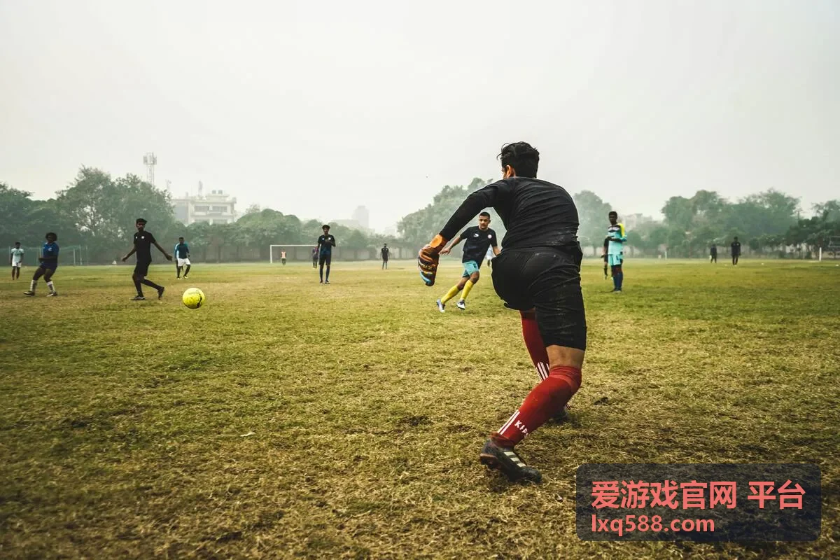 爱游戏官网平台 竞速竞技游戏霓虹竞速场封面